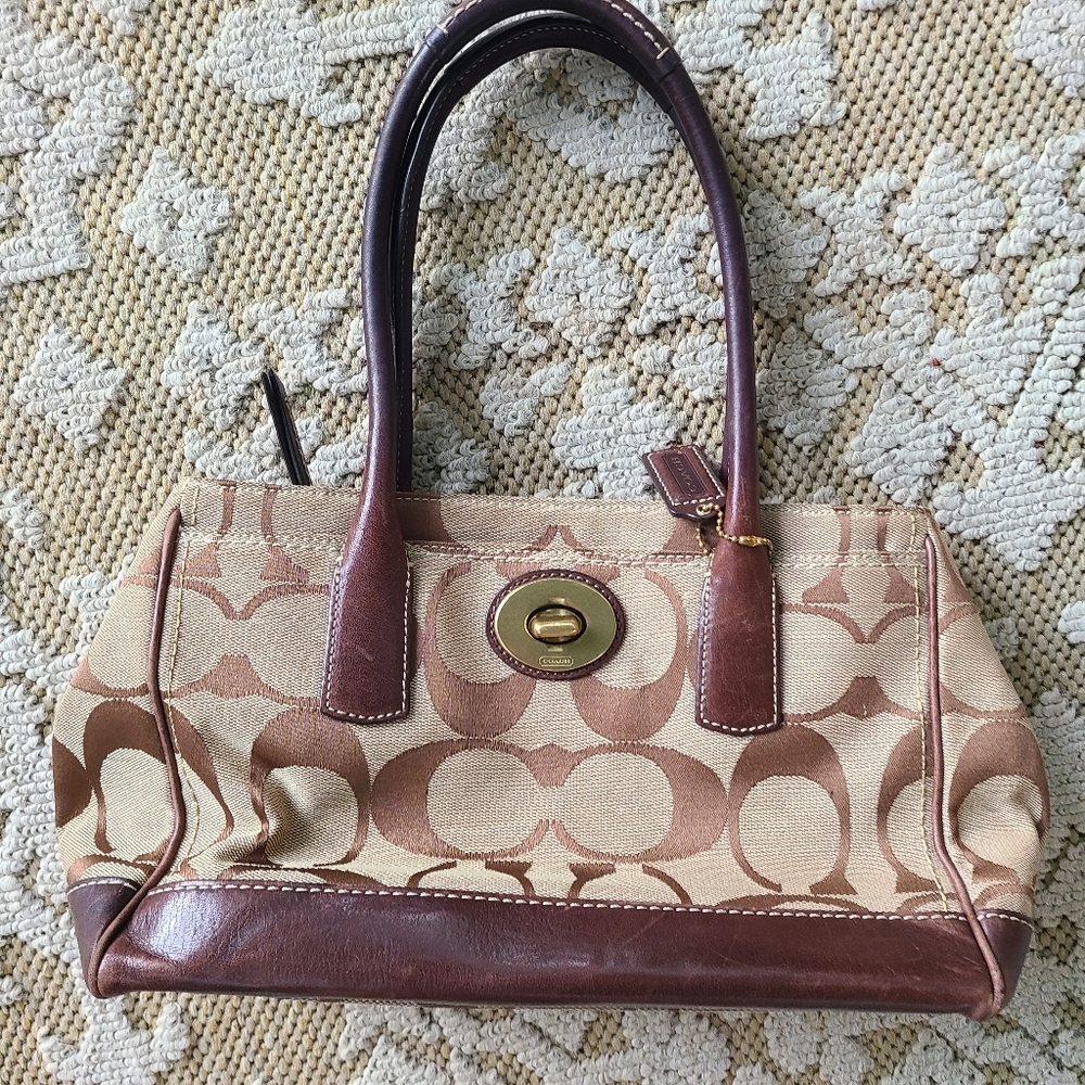 Coach Hamptons Madeline Signature Satchel Bag 12463 - Picture 13 of 16